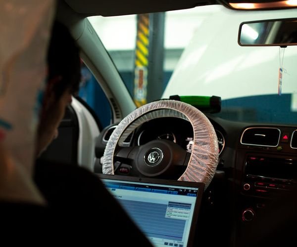 Advanced IoT water monitoring system with real-time sensors and data analytics dashboard